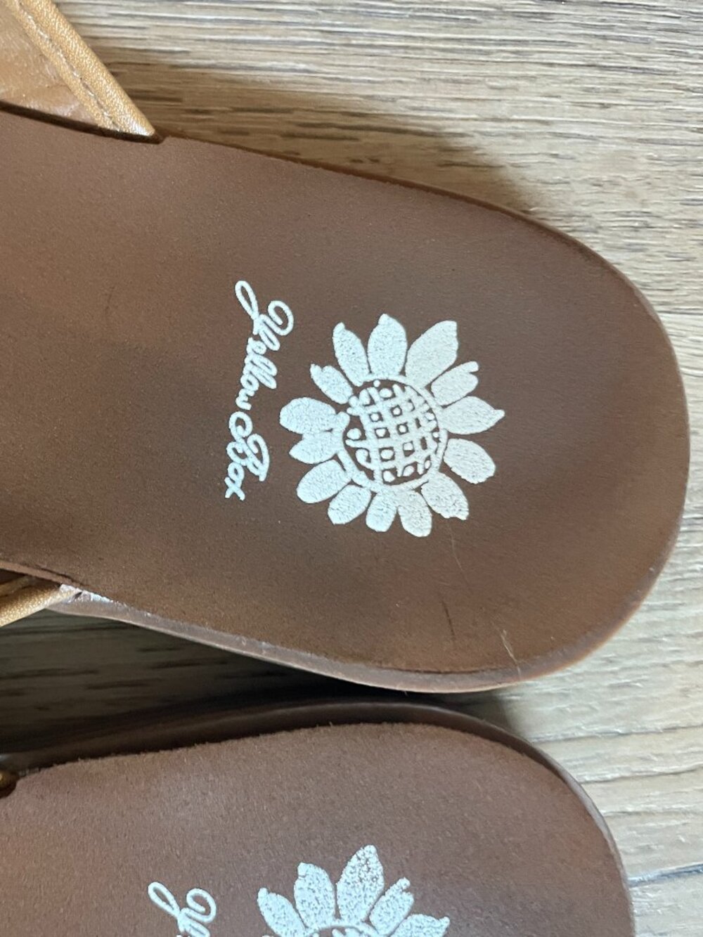 Yellow Box Women's Animal Print Leopard Flop Flops Thong Sandals 9.5 - Picture 3 of 10